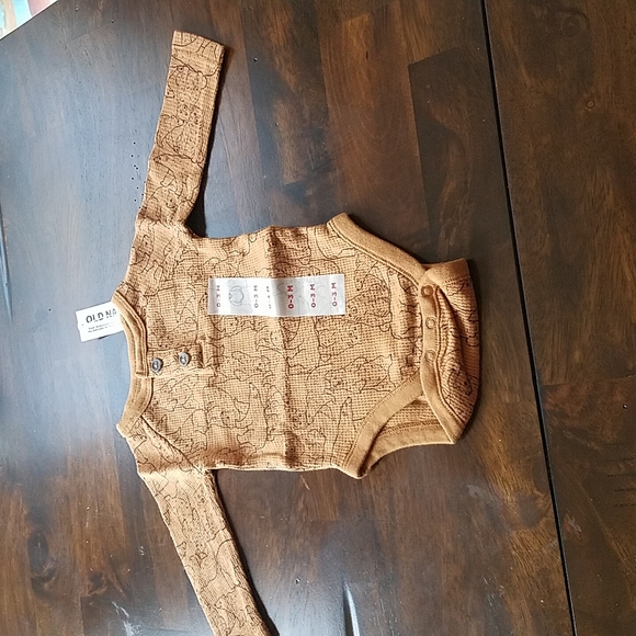 Old Navy brown onesie - Picture 2 of 3